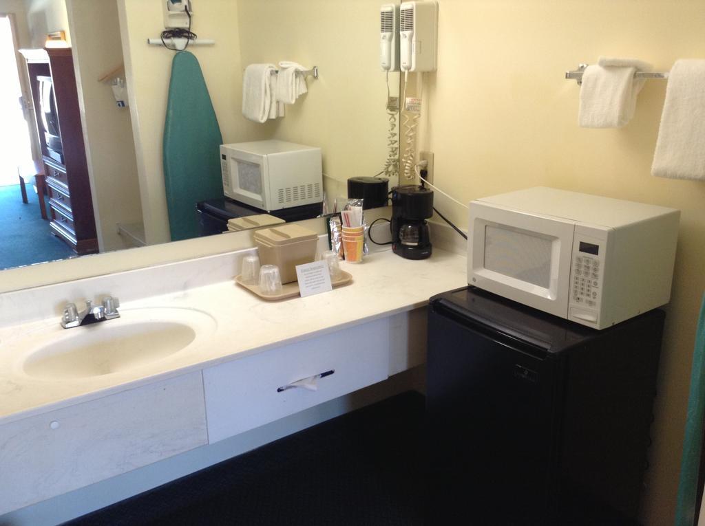 Days Inn & Suites By Wyndham Tucker/Northlake Quarto foto