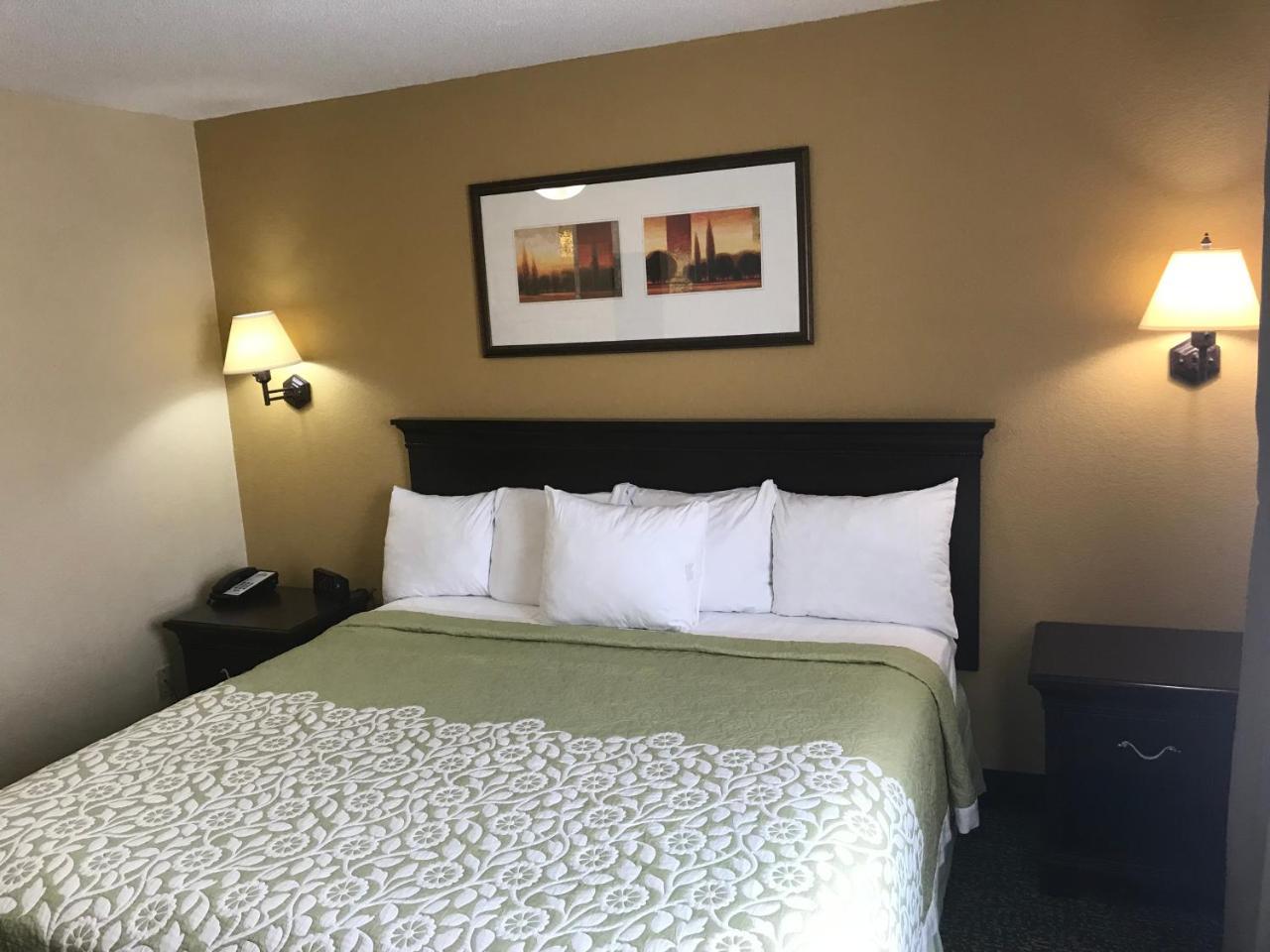 Days Inn & Suites By Wyndham Tucker/Northlake Exterior foto