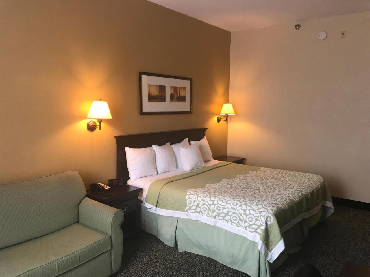 Days Inn & Suites By Wyndham Tucker/Northlake Exterior foto